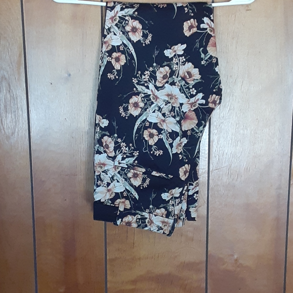 H and M Size 6 Floral Slip on Jegging Style Pants